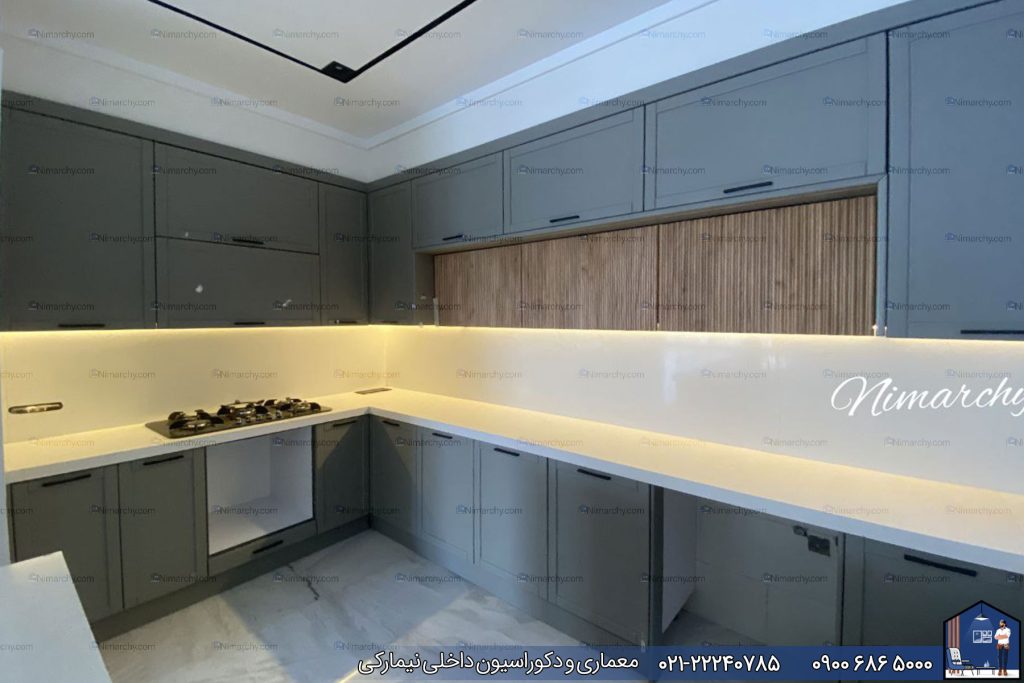 Nimarchy.com - کابینت نئوکلاسیک طوسی و چوب - پروژه آجودانیه