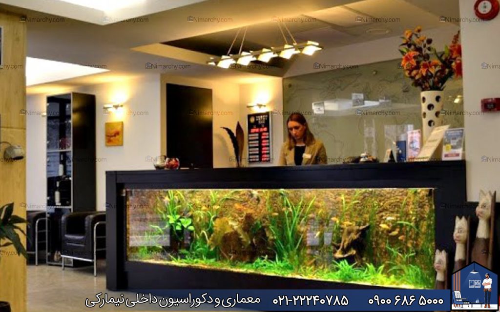 www.nimarchy.com-دکوراسیون-فضای-بین-آشپزخانه-و-پذیرایی-با-آکواریوم-گیاهی