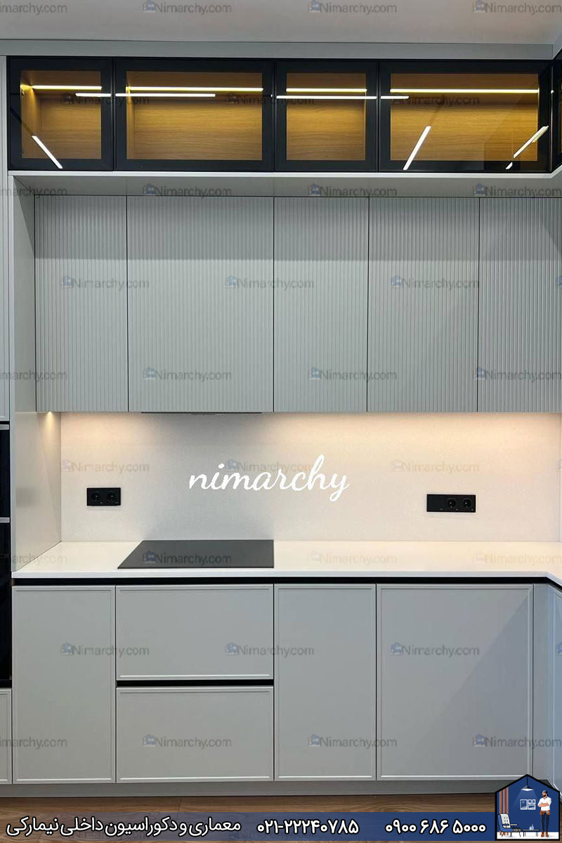 Nimarchy.com - کابینت آشپزخانه پلی اورتان طوسی و چوب پروژه میرداماد 